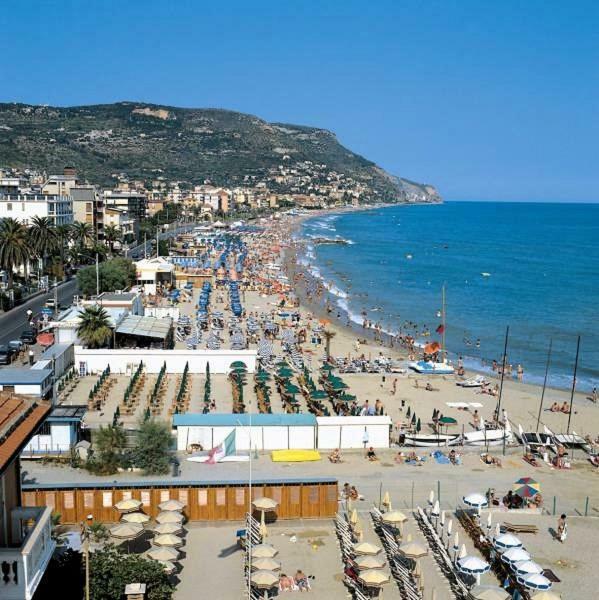 Milanomare Appartamento Pietra Ligure Esterno foto